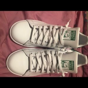 Stan Smith Adidas (Big Kids size 6 1/2)